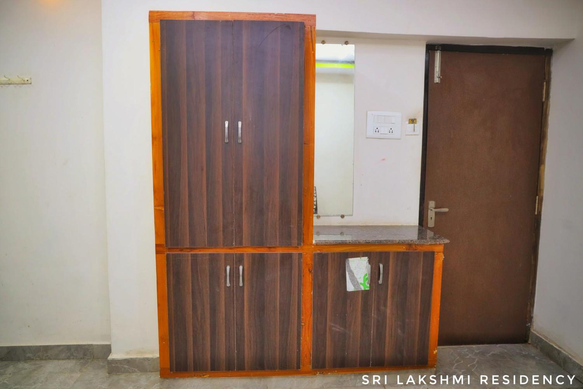 Sri Lakshmi Residency Hotel Tirupati Buitenkant foto